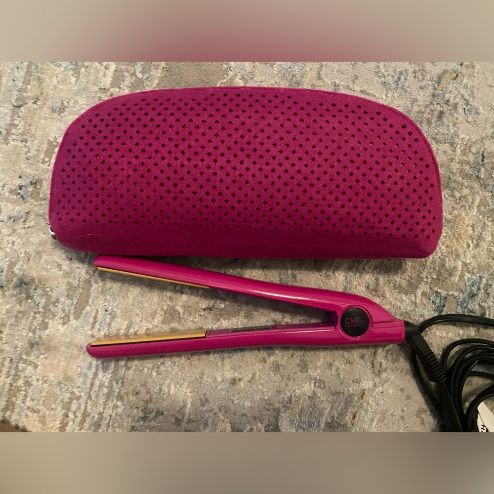 CHI hair straightener